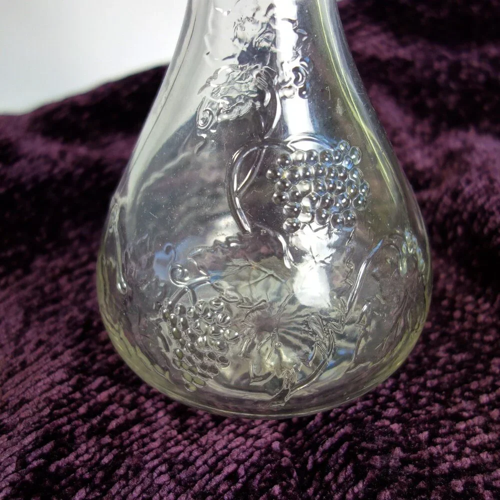 [Vintage] Clear Glass Grape Pattern Wine Decanter
